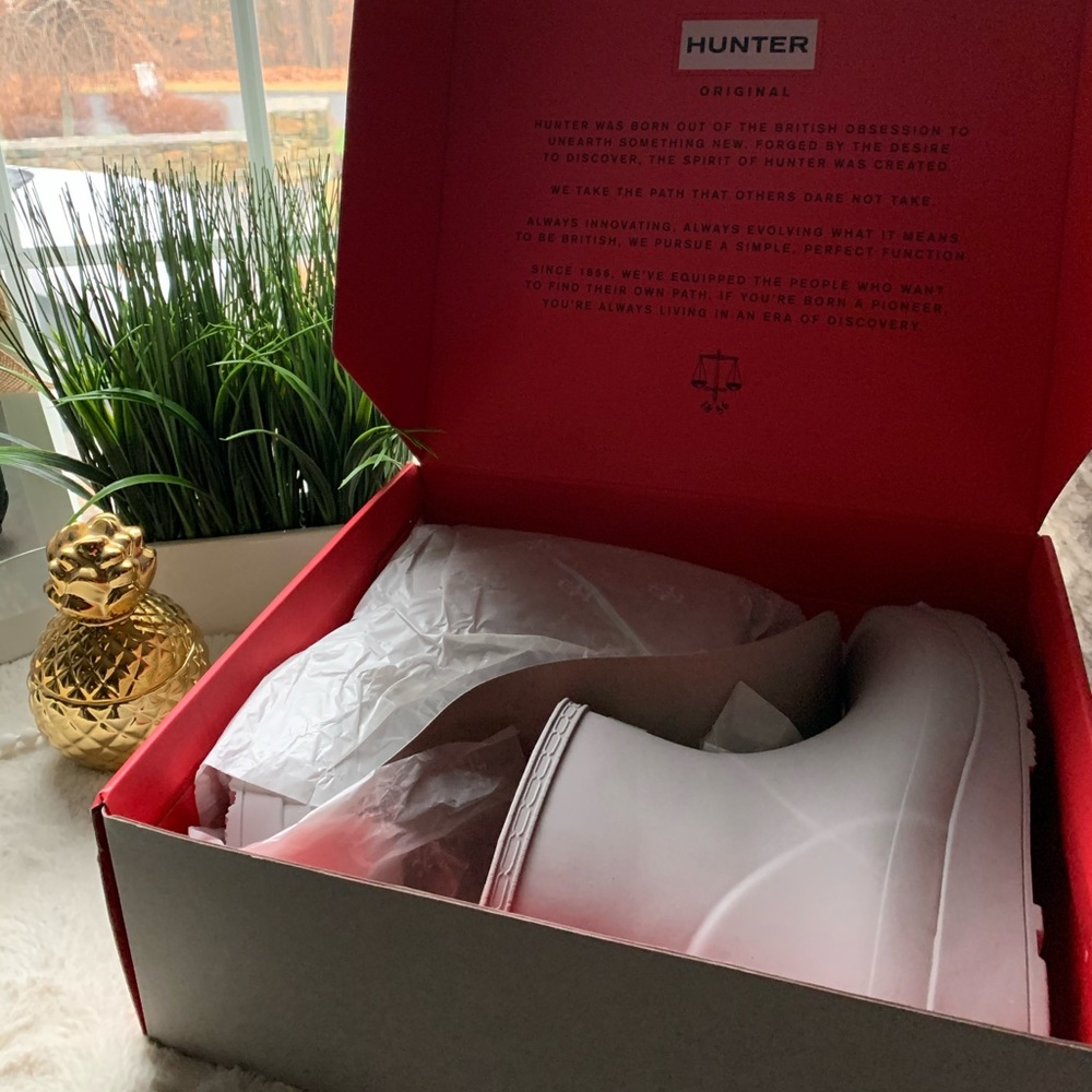 BRAND NEW light grey low HUNTER BOOTS